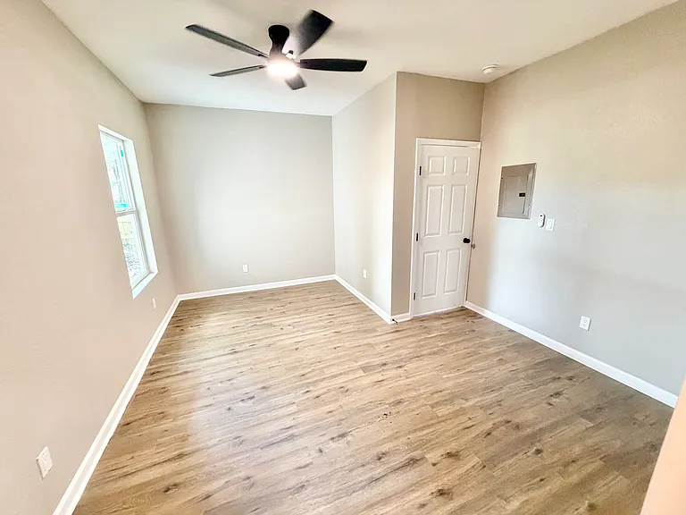 310 N Gevers St — Photo 19