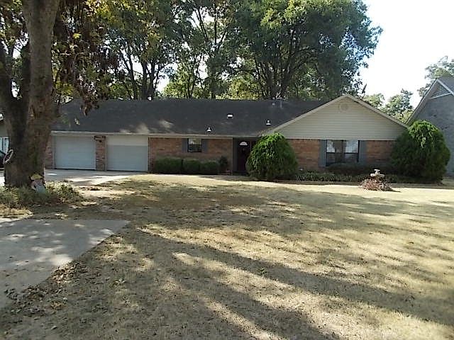 1st image of 3204 S Lakeshore Dr