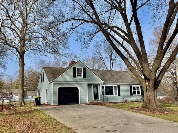 2318 NE Pence Ave, Kansas City, MO 64118