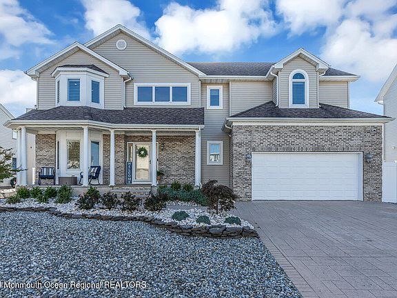 2nd image of 3330 Long Point Drive