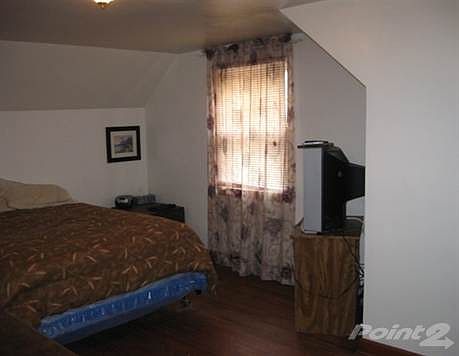 209W13thUpperLevelMasterBedroom