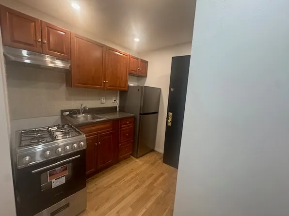 223 West 138th Street image 1 of 13