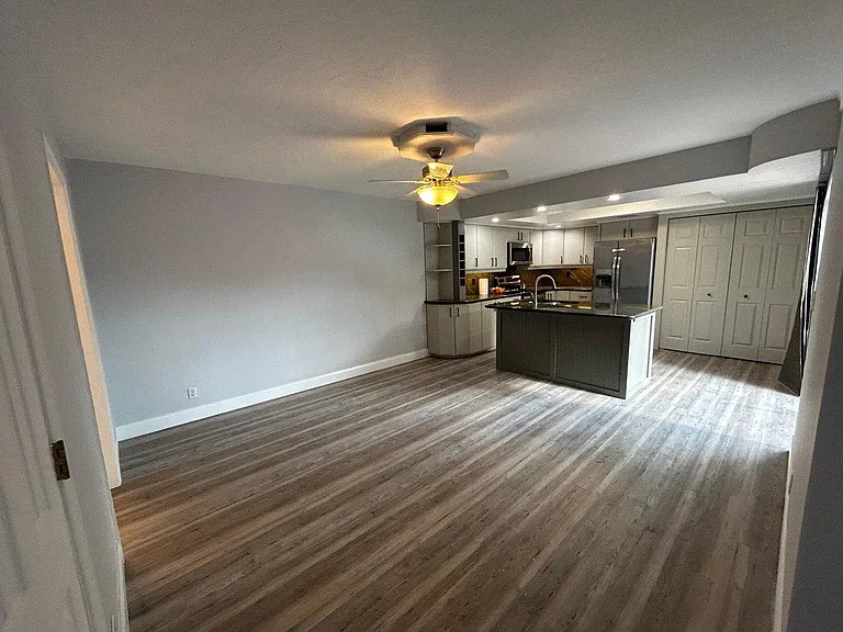 1426 Oxford Ln — Photo 22