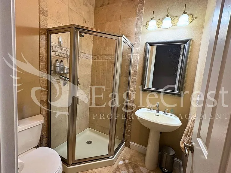44 Vinehill Dr — Photo 32
