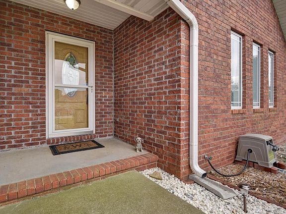 3rd image of 216 W Eagle Ln