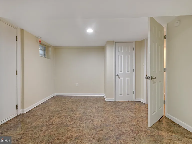 618 Columbia Rd NW — Photo 11