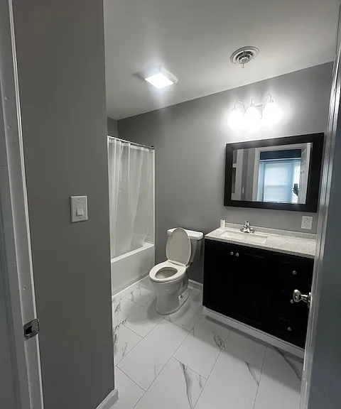 916 W College Ave — Photo 4