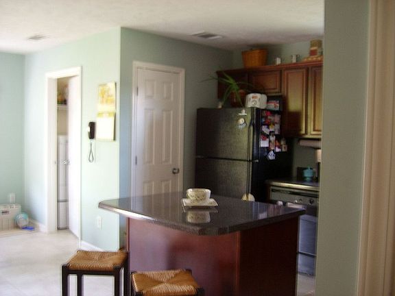 KIT w Pantry & Laundry Room