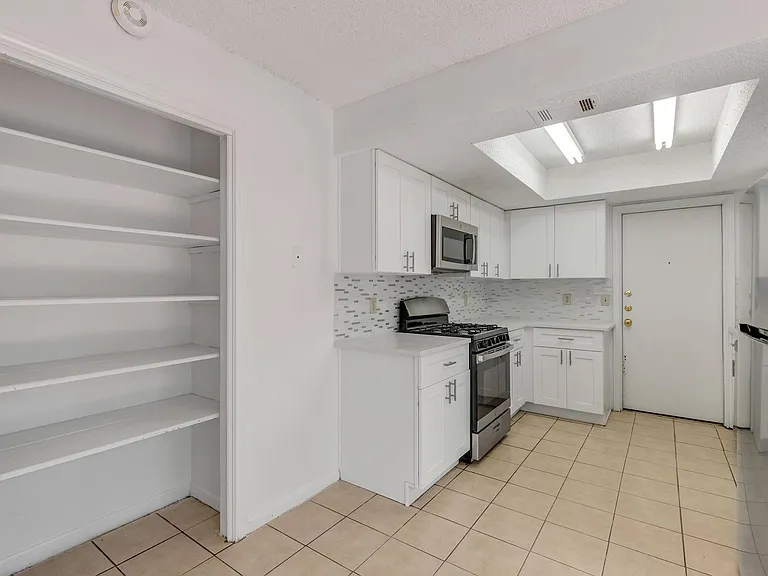 9604 Night Star Dr #B — Photo 5