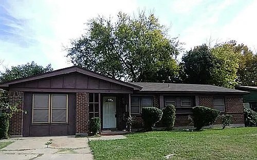 4942 Dupont Dr Photo 1