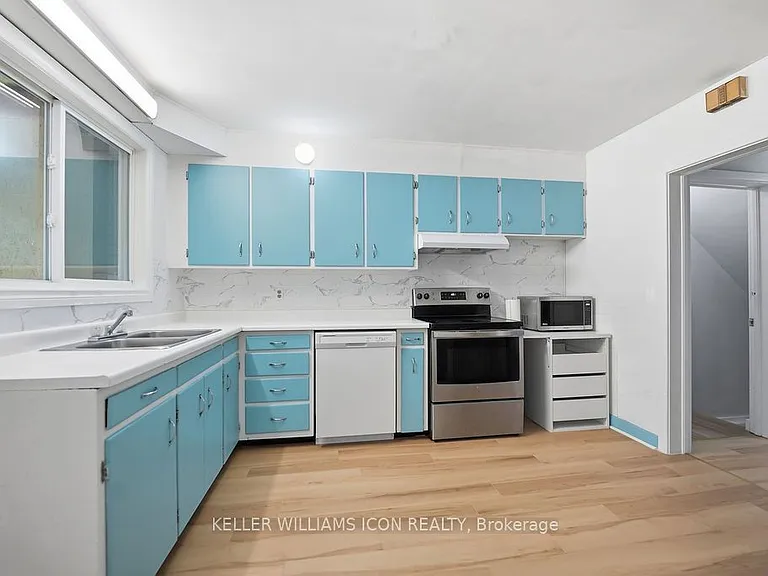 873 Woodroffe Ave — Photo 18