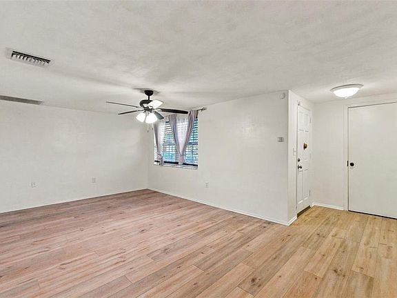 3rd image of 3930 SAIL DRIVE