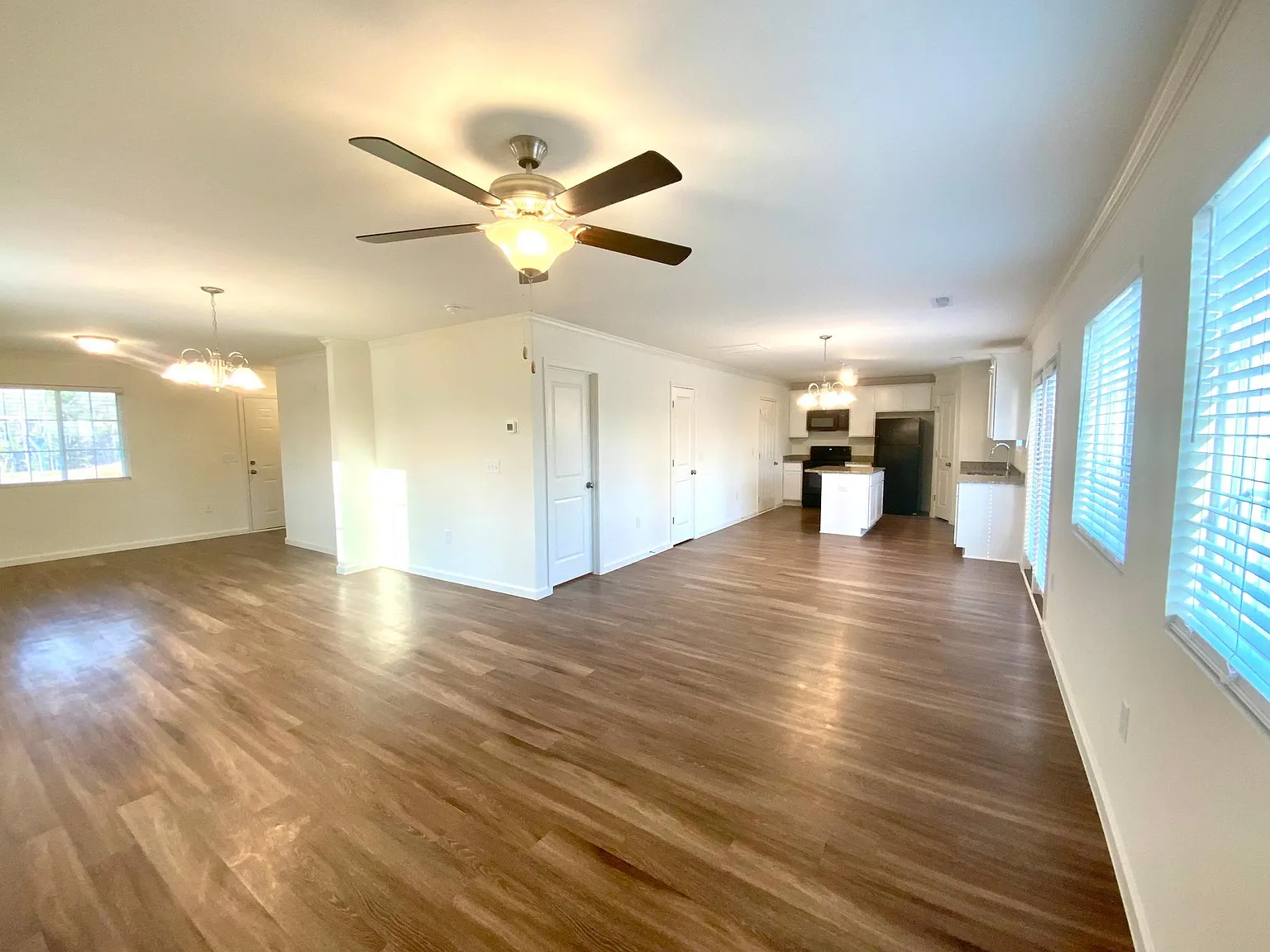 4 bed, 2.5 bath, $2,140 — Photo 3