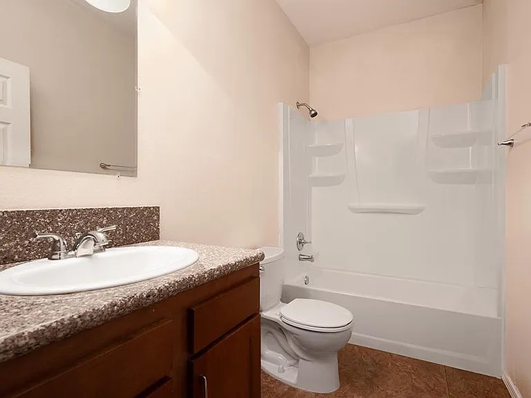 Bathroom |2-bedroom 2-bathroom Apartment homes | Coronado Townhomes