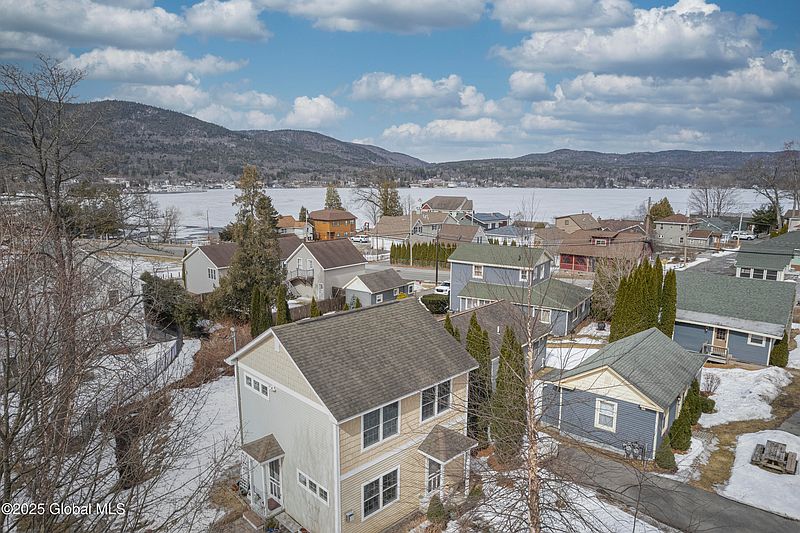 2nd image of 8 Beatty Road