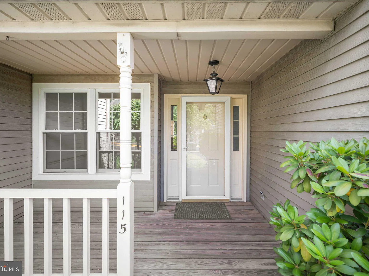 4 bed, 2.5 bath, 1964 sqft, $3,100 — Photo 2