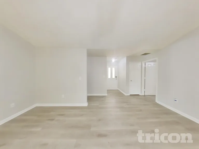 270 Rosewood Dr — Photo 3