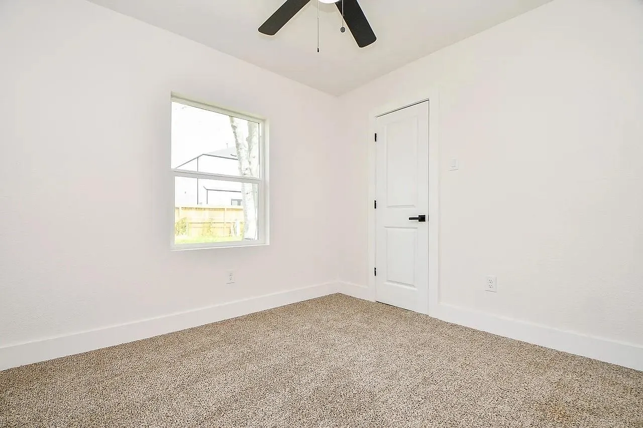 3 bed, 1.0 bath, $2,150 — Photo 4