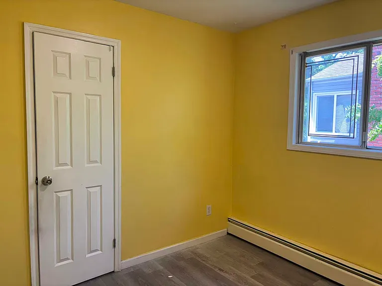 2823 Oswego St N — Photo 9