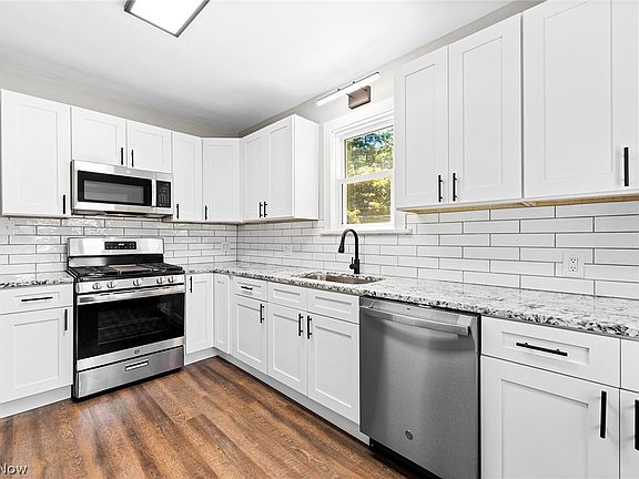 2nd image of 3213 Clague Rd