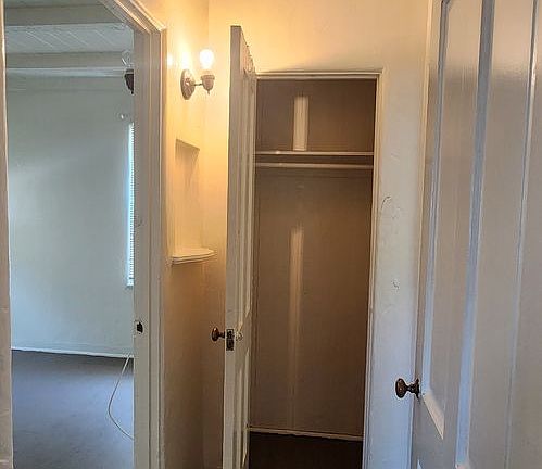 5th image of 1550 N Arrowhead Ave #1560
