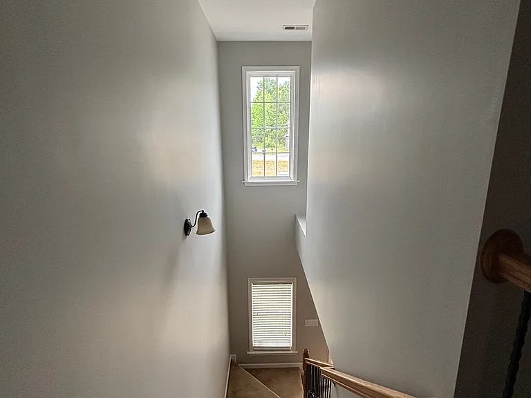 402 Beaumont Cir — Photo 6