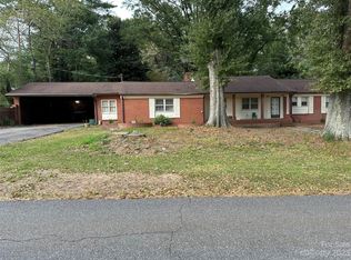 908 13th St NW, Conover, NC 28613
