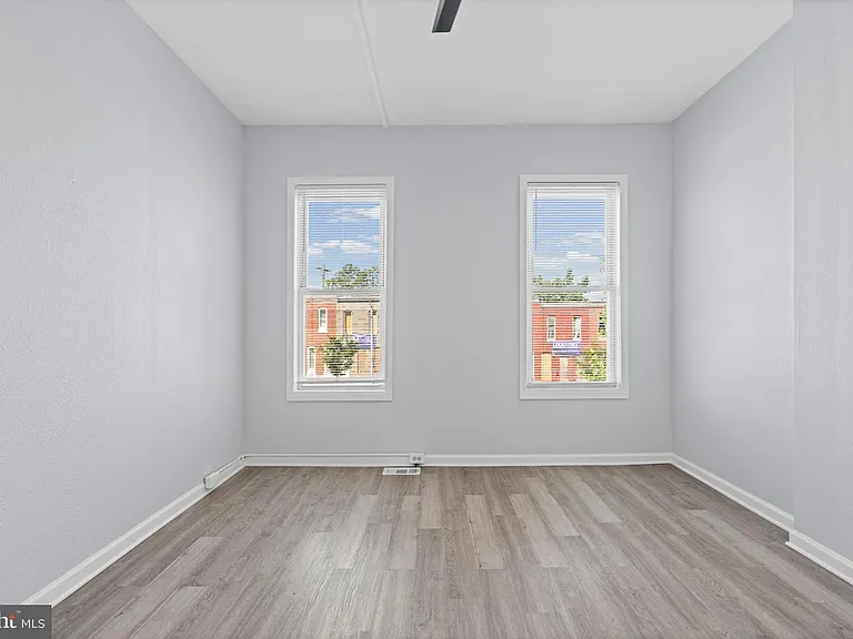 1669 N Milton Ave — Photo 17