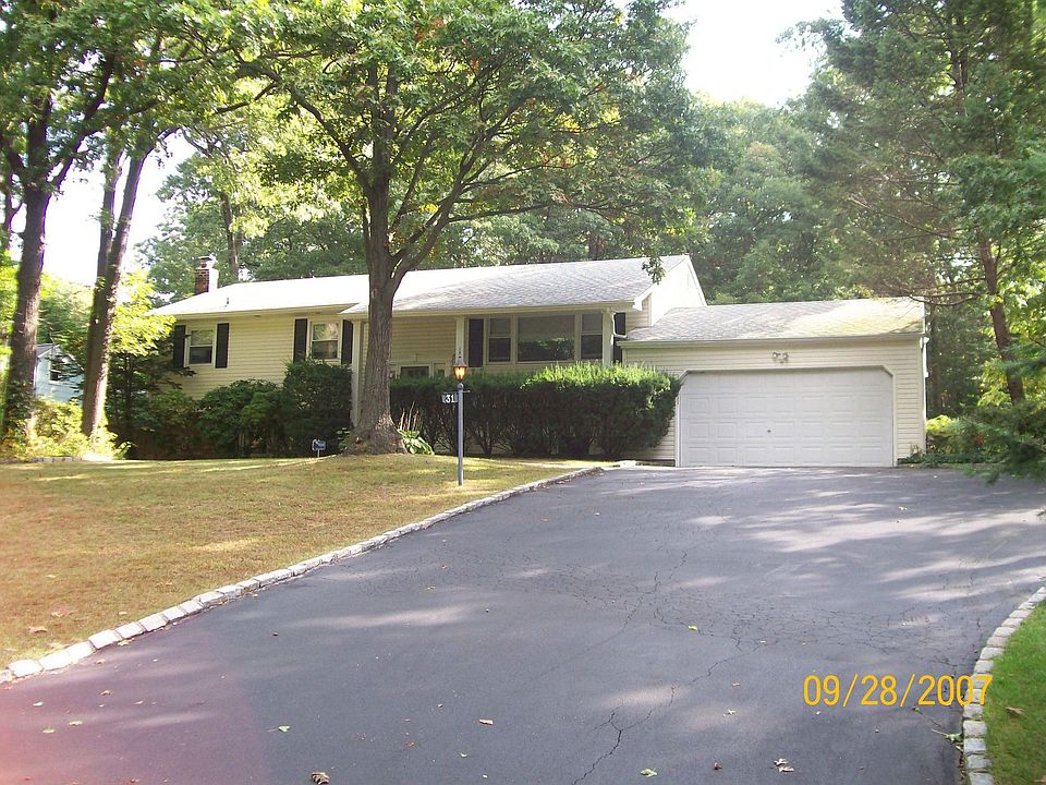 1st image of 31 White Oak Dr