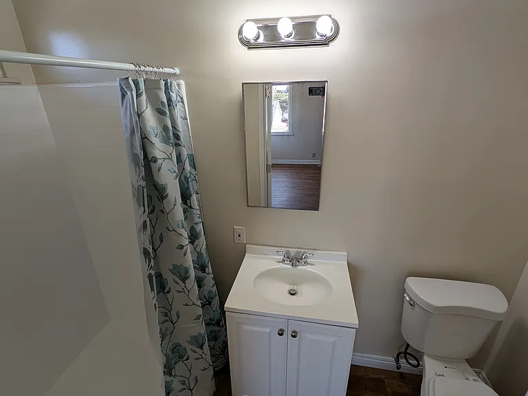 517 S Eucalyptus Ave #9 — Photo 3
