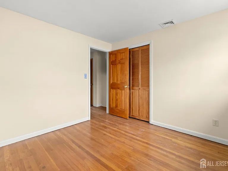 762 Valley St #762 — Photo 17