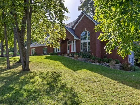 1775 Mackenzie Dr, Cedar Rapids, IA 52411