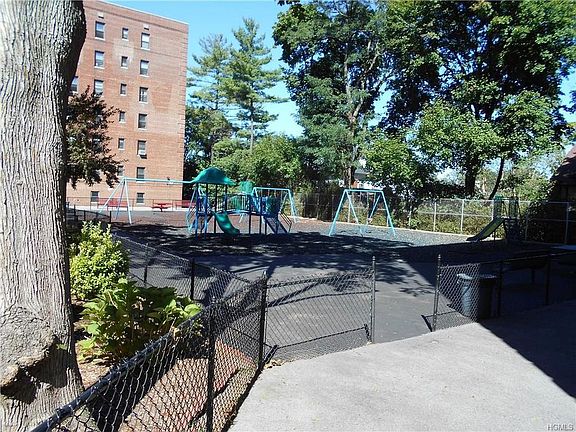 3rd image of 2 Fisher Dr APT 202