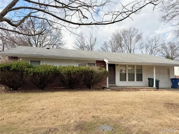 1019 Active Dr, Saint Louis, MO 63146