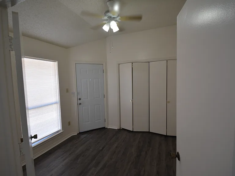 2508 Butterfield Dr — Photo 5