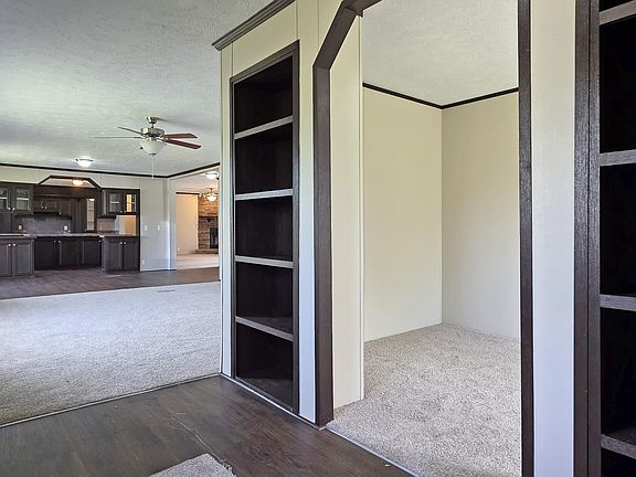 4th image of 235 Hillview Ln