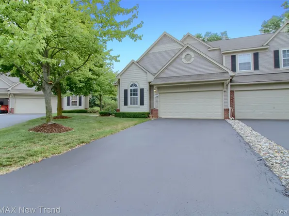 38222 Saratoga Cir, Farmington, MI 48331