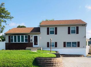 502 Burton Rd, Glen Burnie, MD 21061