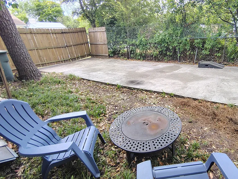 627 E Anderson St — Photo 8