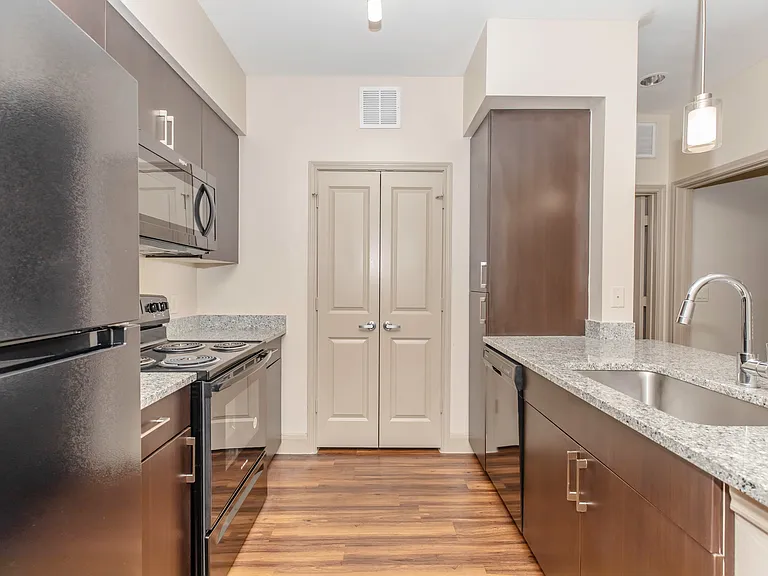 Alexis Apartments — Photo 6