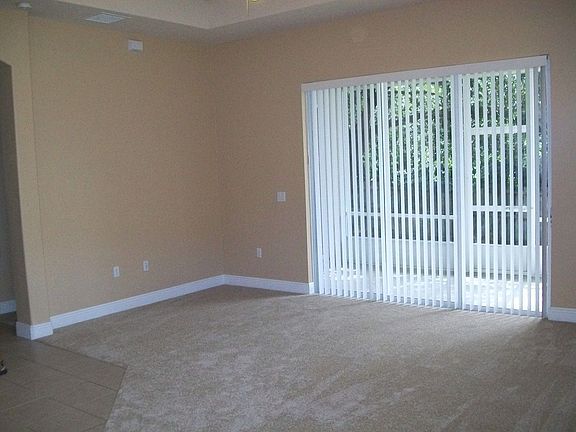 5th image of 211 Lourdan Ct