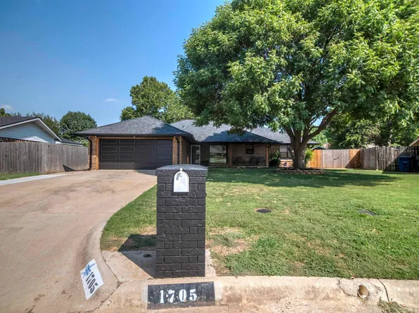 1705 Clover Cir, Duncan, OK 73533