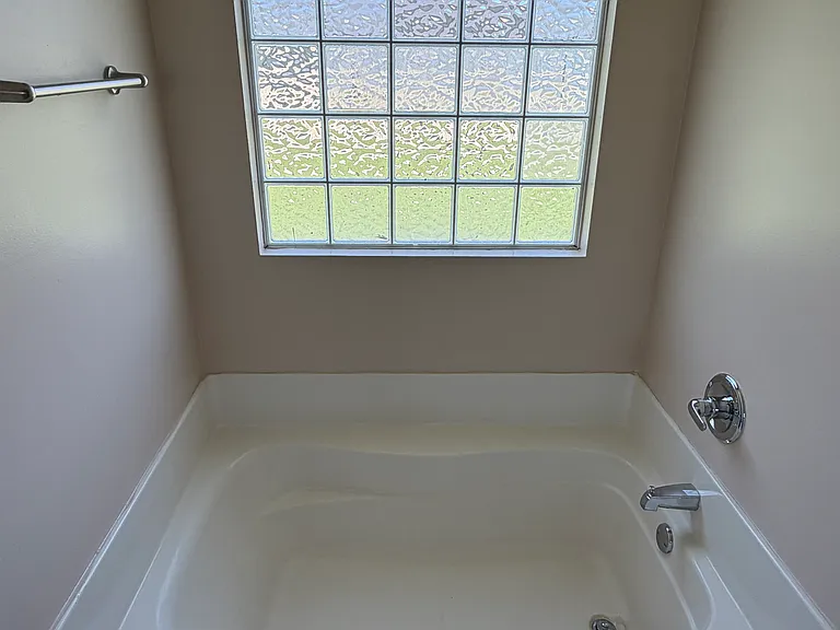 116 Huntingdon Dr — Photo 11