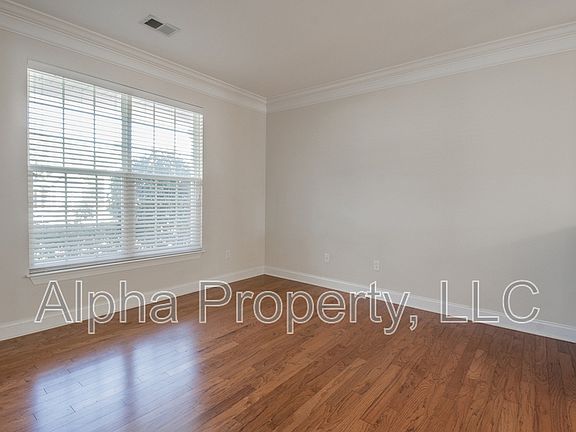 5th image of 311 Cypresshill Ct