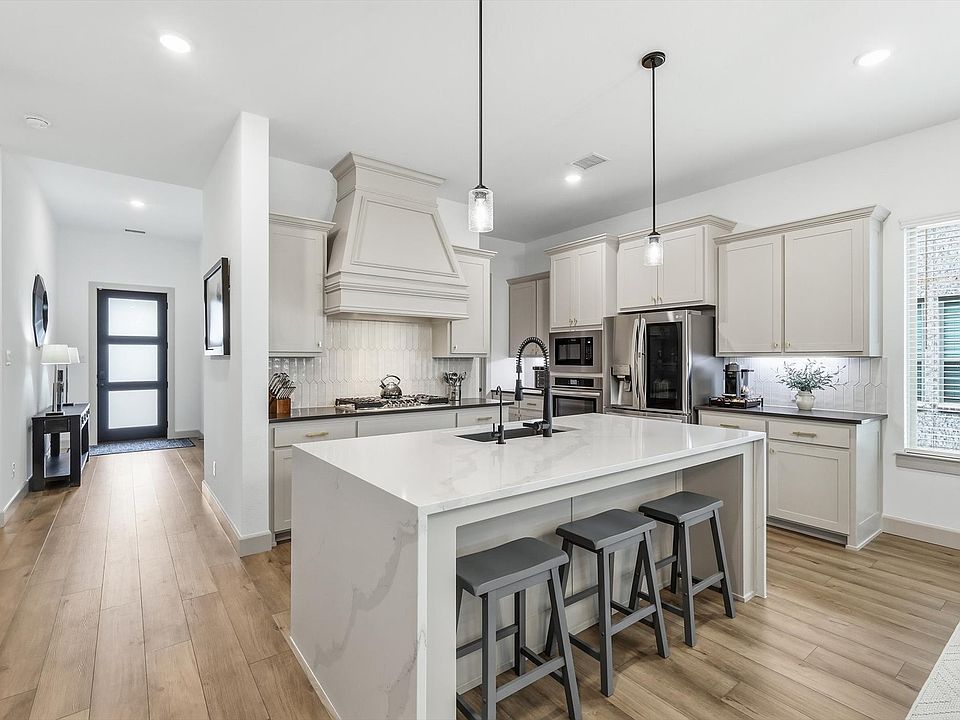1st image of 5429 Golden Sun Ln