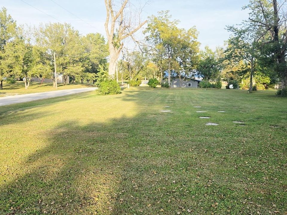 2nd image of 226 8th St