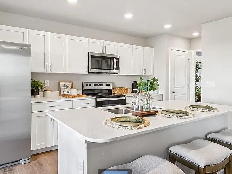 104 Daisy Ln — Photo 11