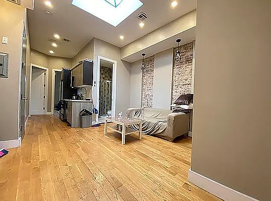1st image of 306 Linden St APT 3