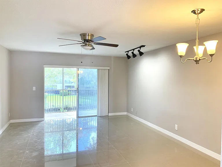 2750 Forest Hills Blvd #208 — Photo 10
