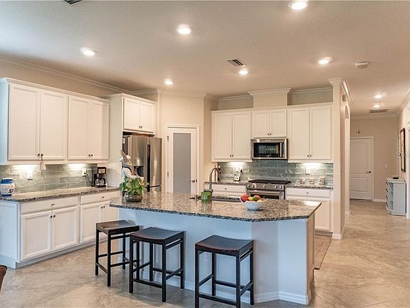 4th image of 2520 Starwood Ct